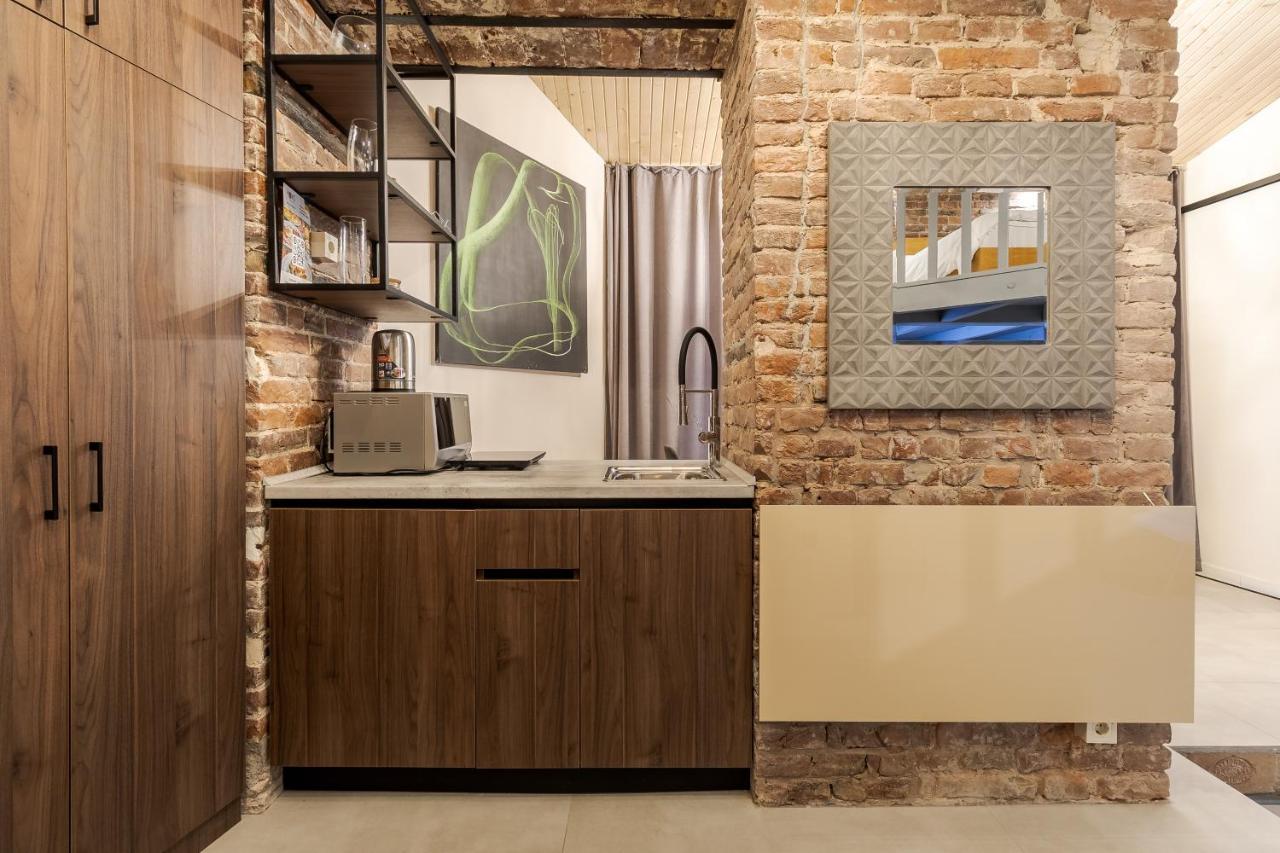 Lesi Apartment With Terrace Lviv Ngoại thất bức ảnh