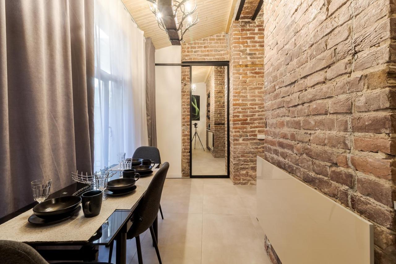 Lesi Apartment With Terrace Lviv Ngoại thất bức ảnh